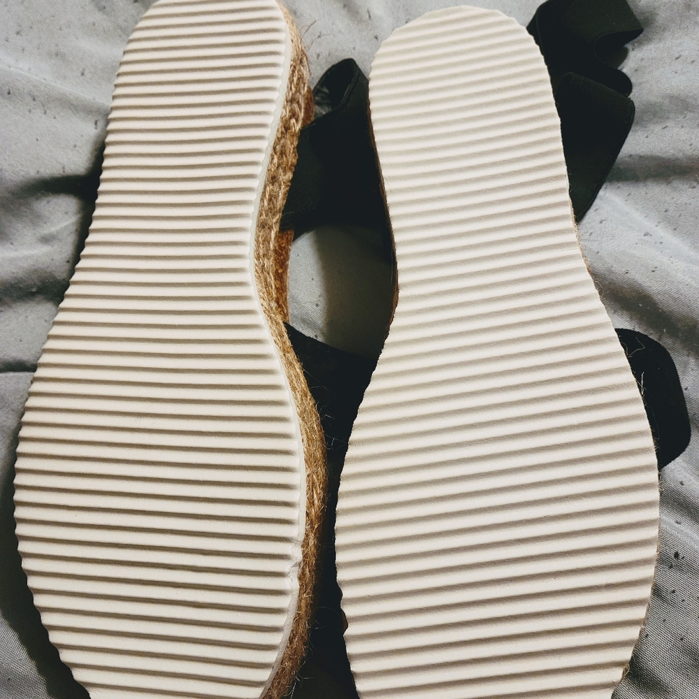 Sandals - Picture 3 of 3